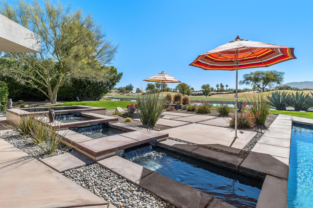 81 Royal Saint Georges Way