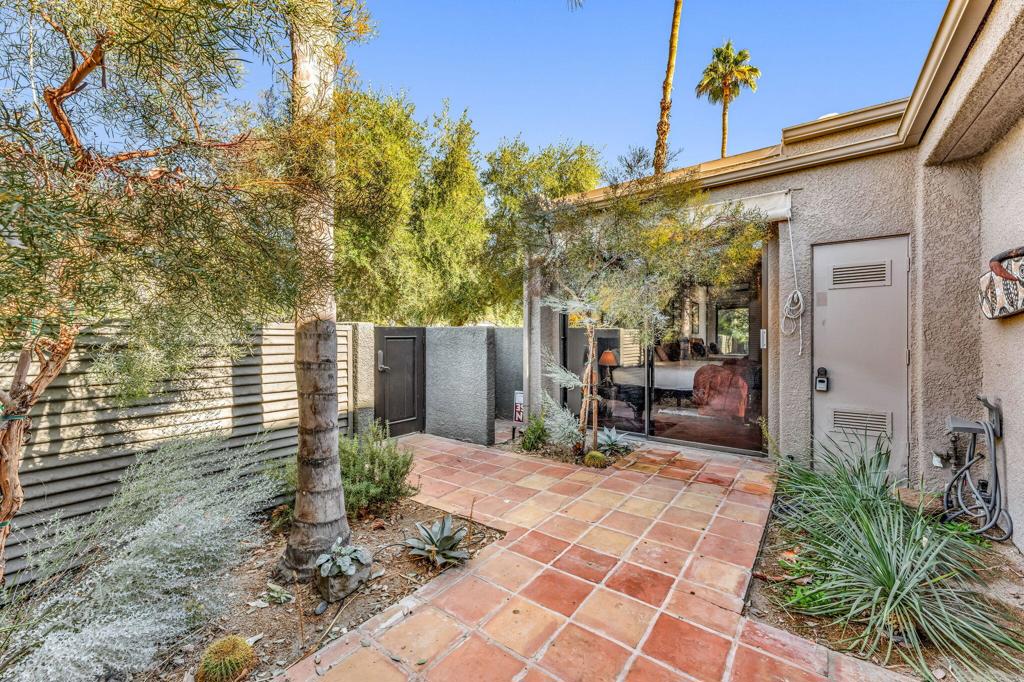 511 Desert West Drive