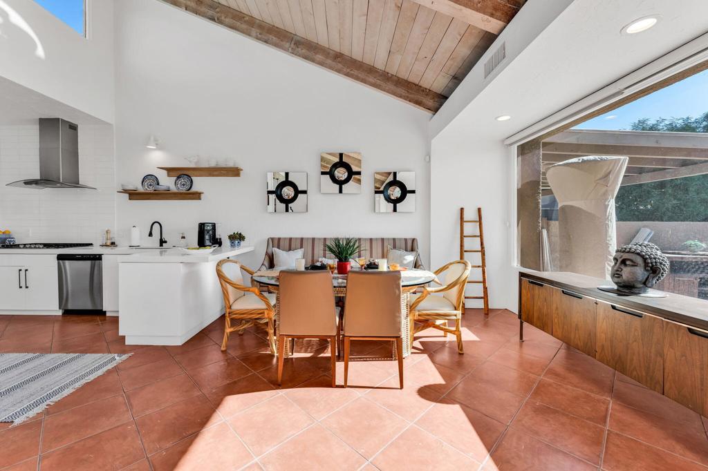 511 Desert West Drive