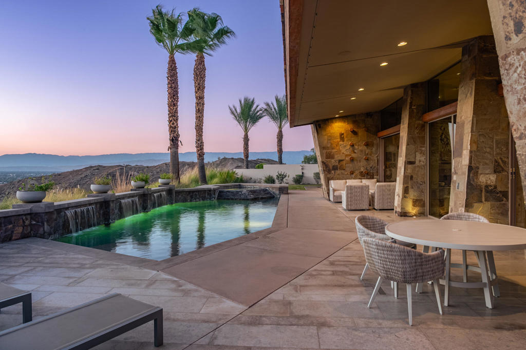 9 Rockcrest Drive