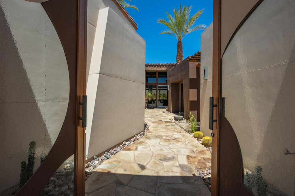 9 Rockcrest Drive
