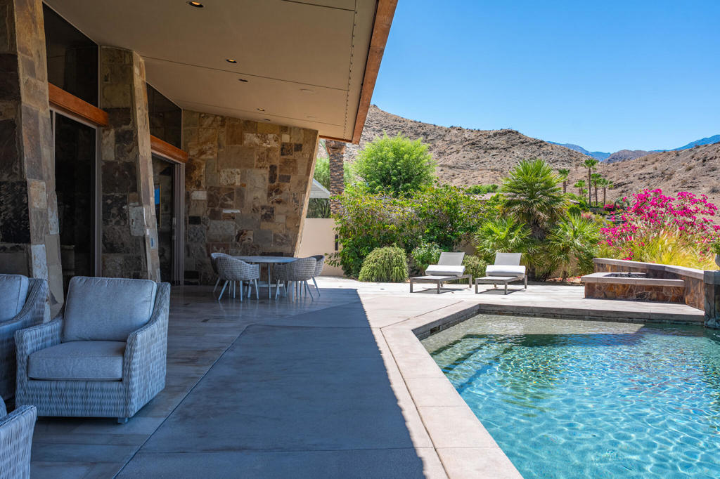 9 Rockcrest Drive