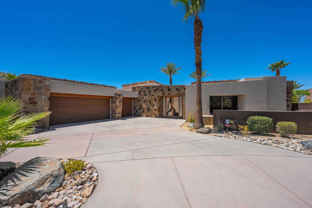 9 Rockcrest Drive