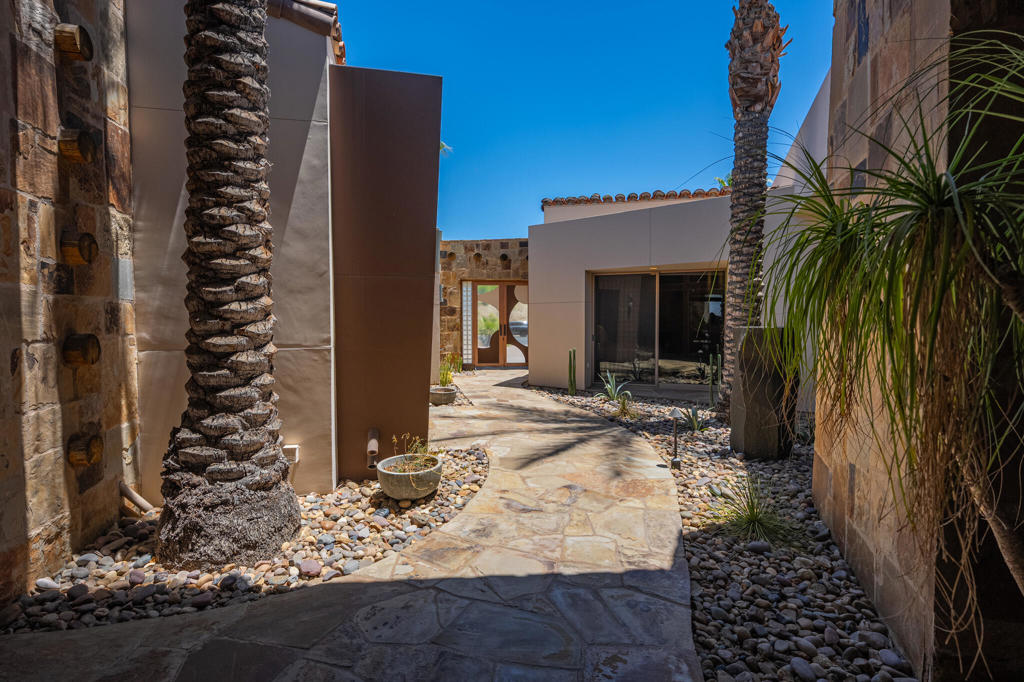 9 Rockcrest Drive
