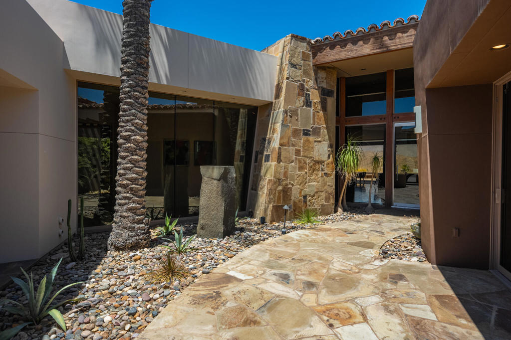 9 Rockcrest Drive