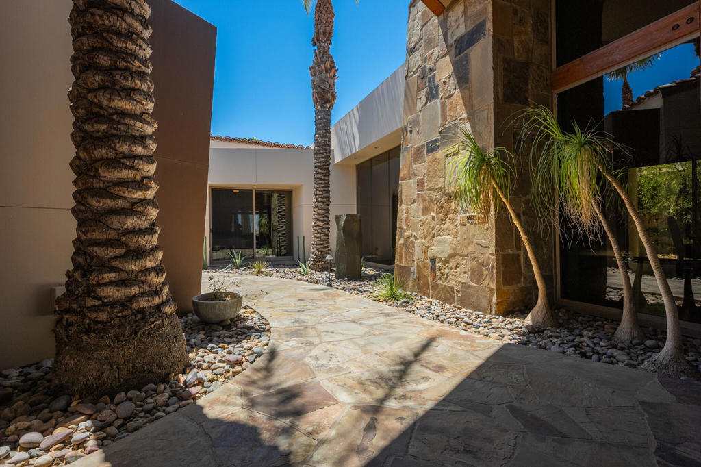 9 Rockcrest Drive