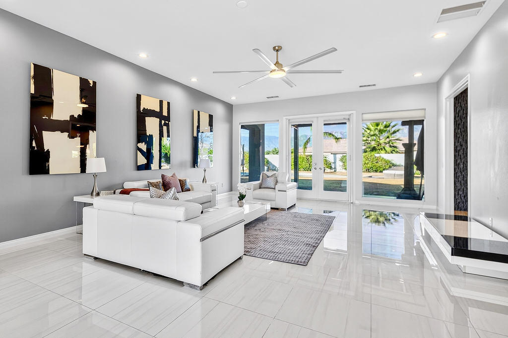 5 Curie Court