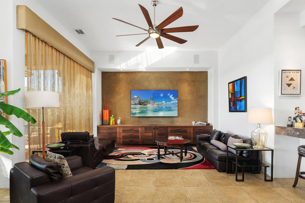 284 Loch Lomond Road