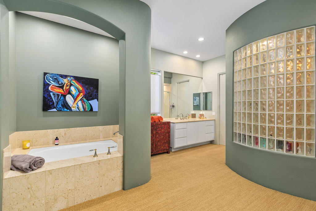 284 Loch Lomond Road