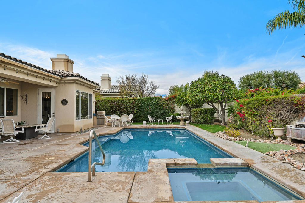 2 Othello Court