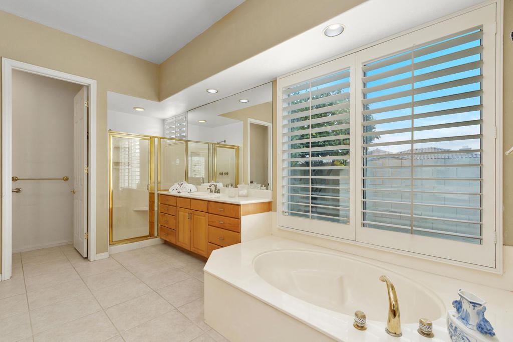 2 Othello Court
