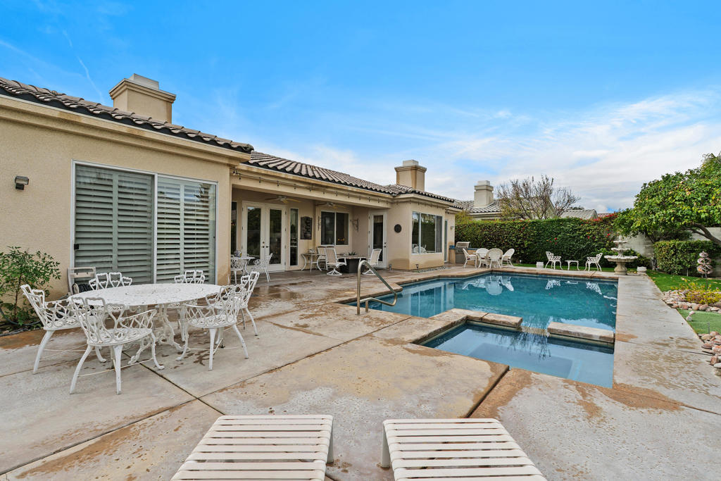 2 Othello Court