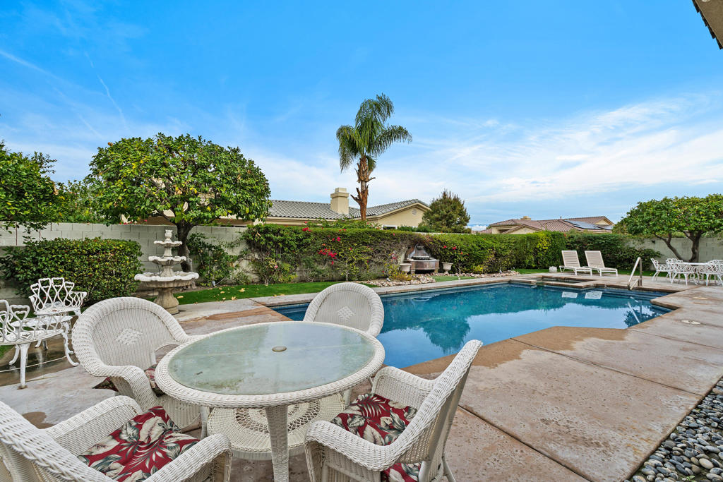 2 Othello Court
