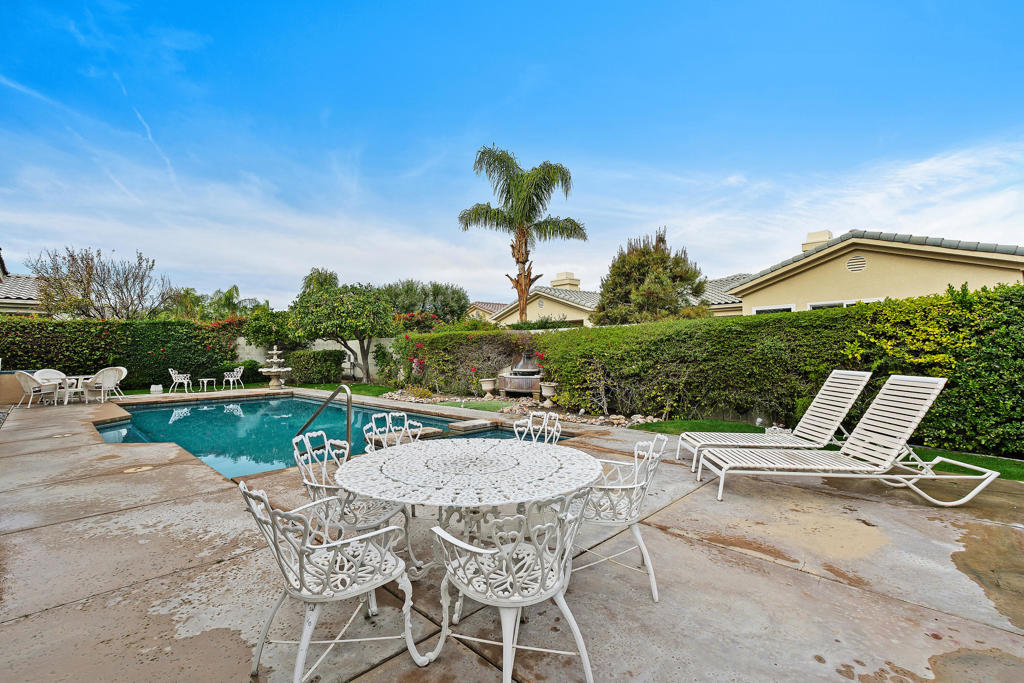 2 Othello Court