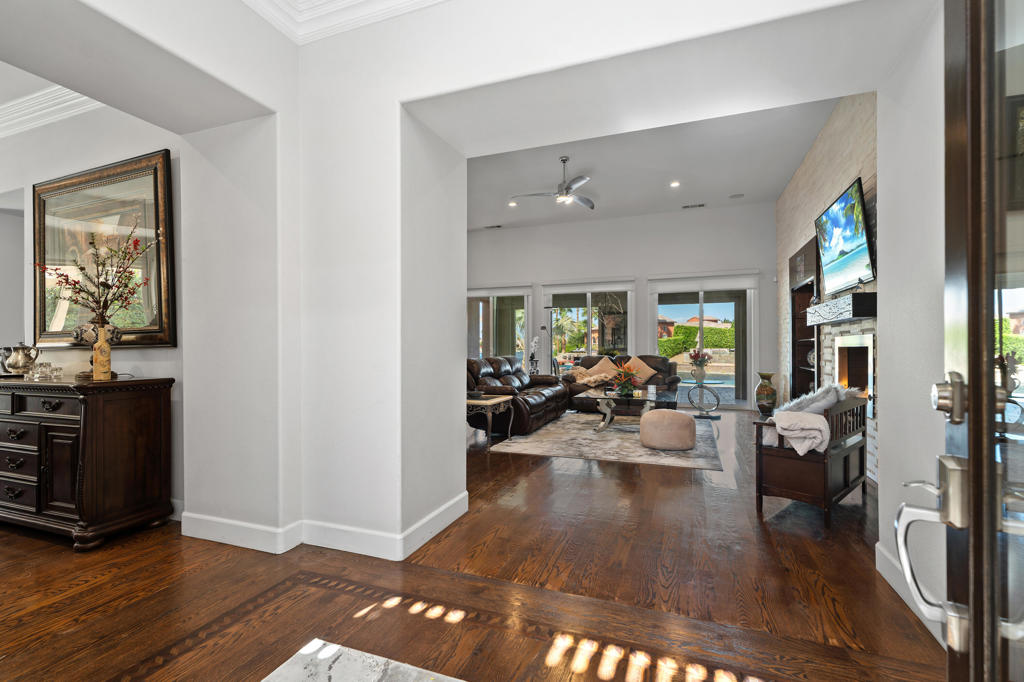 4 Via Santo Tomas Drive