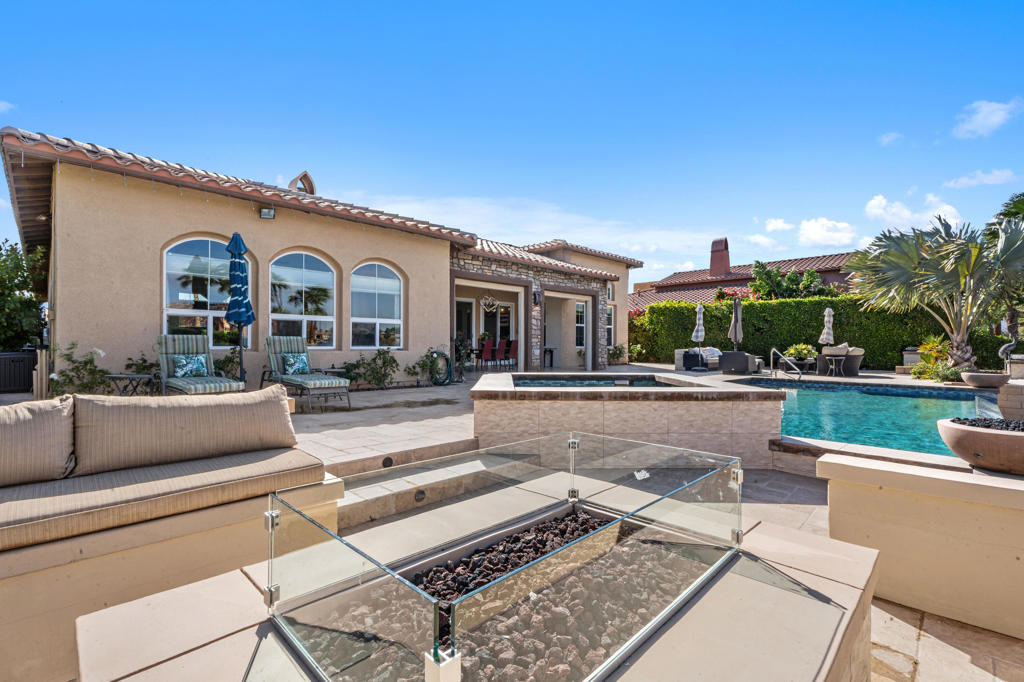 4 Via Santo Tomas Drive