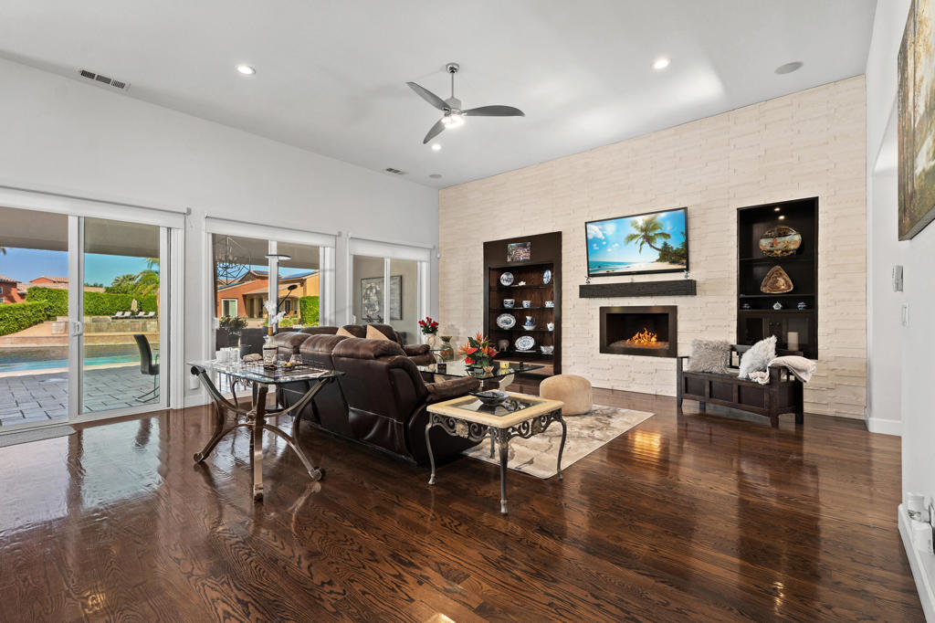 4 Via Santo Tomas Drive