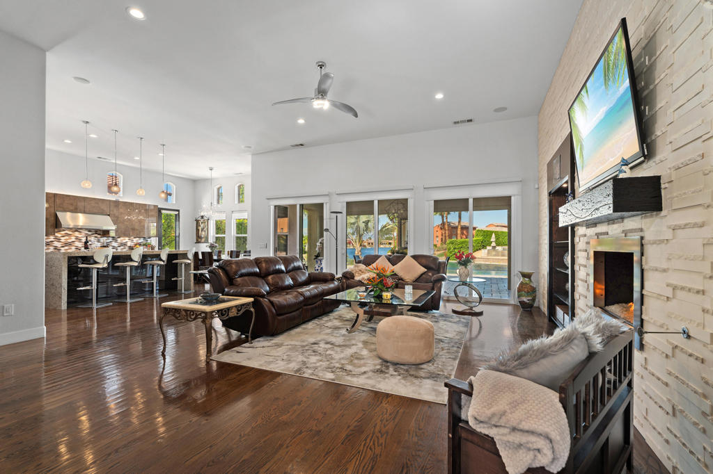 4 Via Santo Tomas Drive