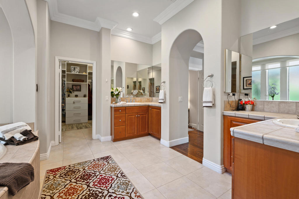 4 Via Santo Tomas Drive