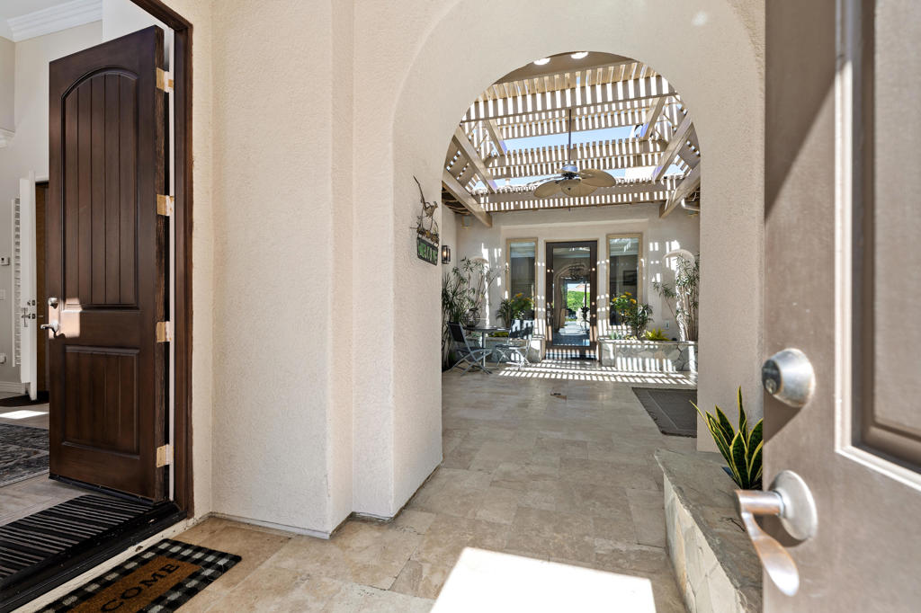 4 Via Santo Tomas Drive