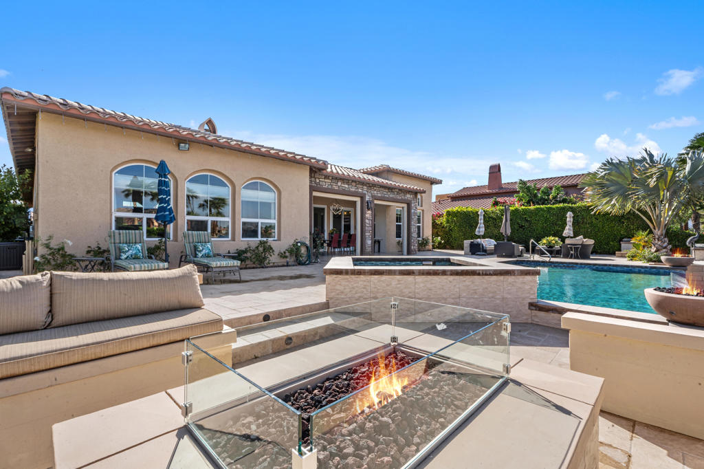 4 Via Santo Tomas Drive