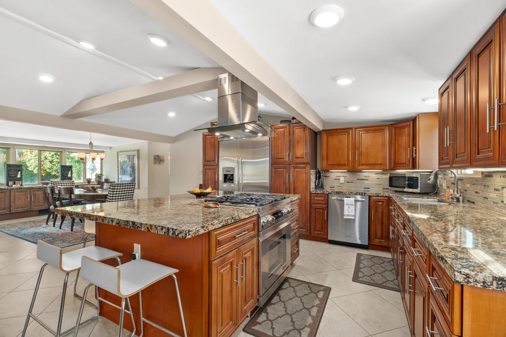 70801 Fairway Drive