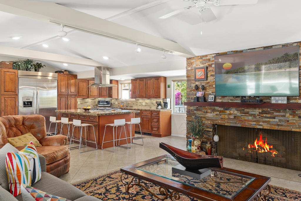 70801 Fairway Drive