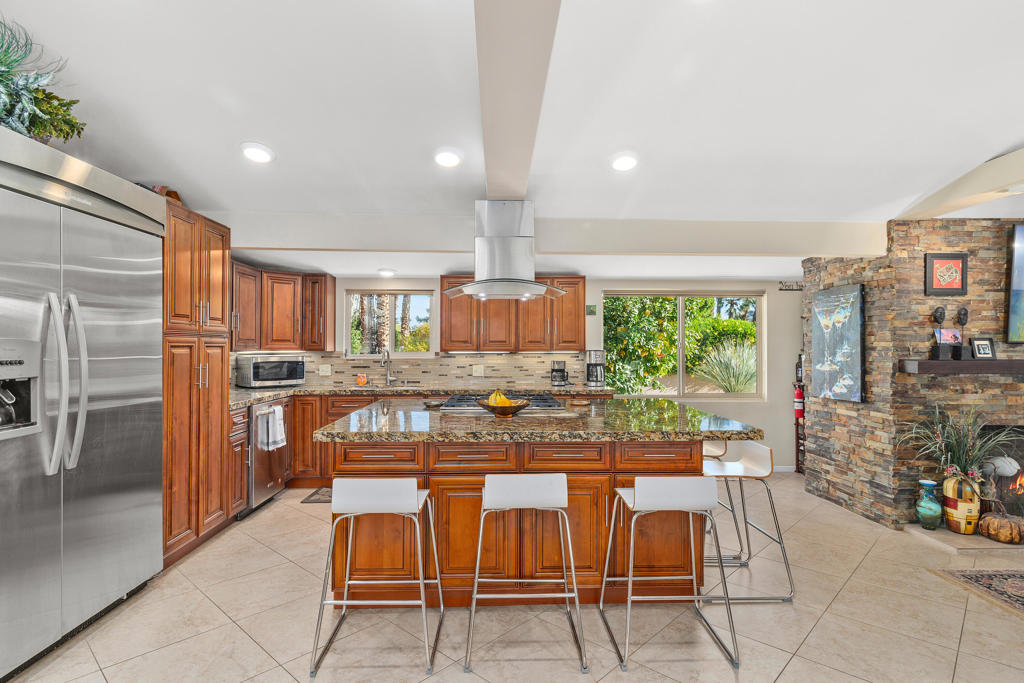 70801 Fairway Drive