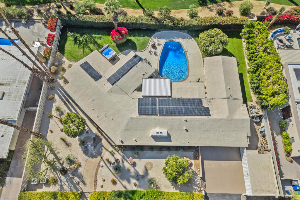70801 Fairway Drive