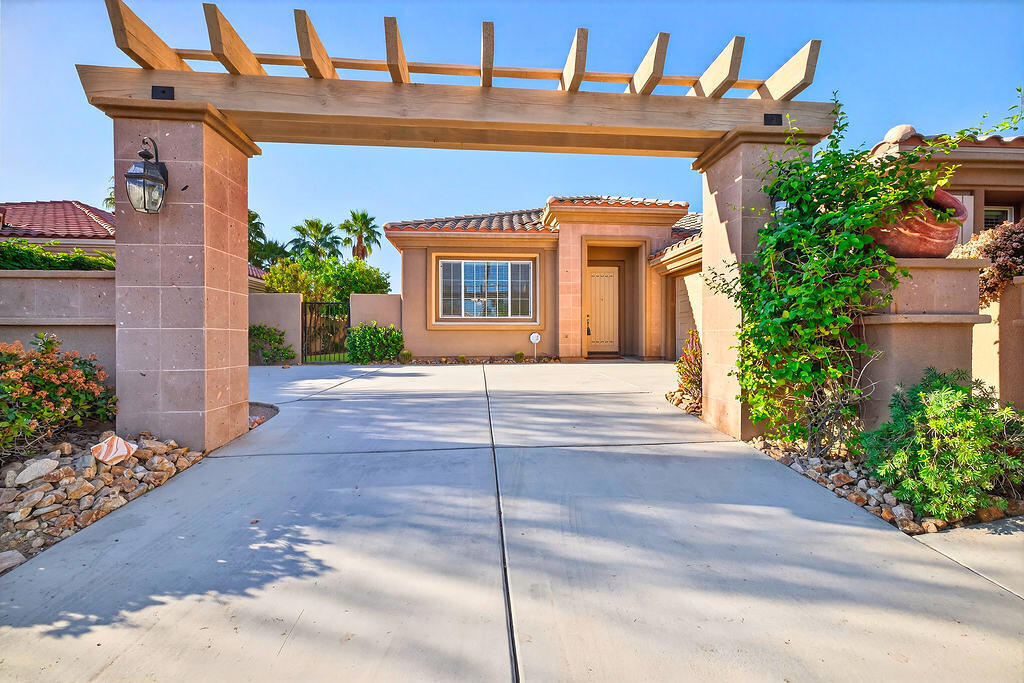41 Vista Mirage Way