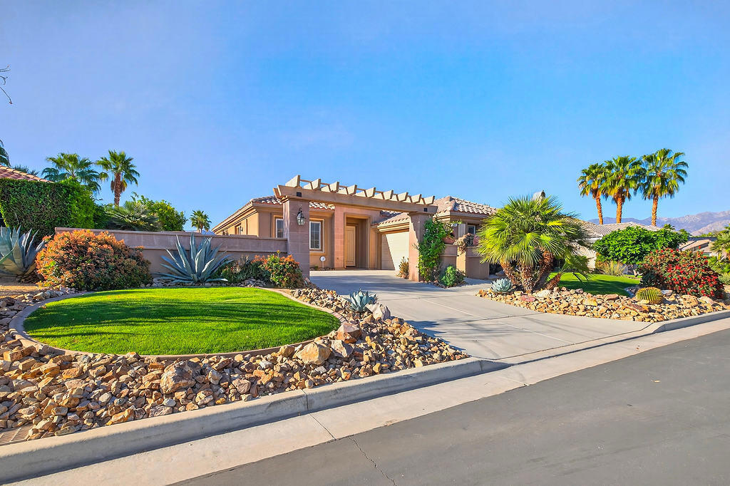 41 Vista Mirage Way