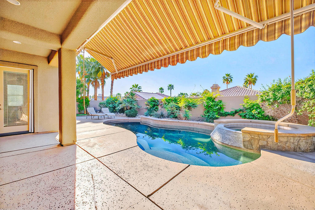 41 Vista Mirage Way