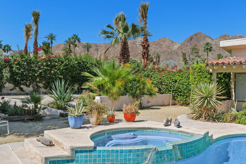 71461 Sahara Road