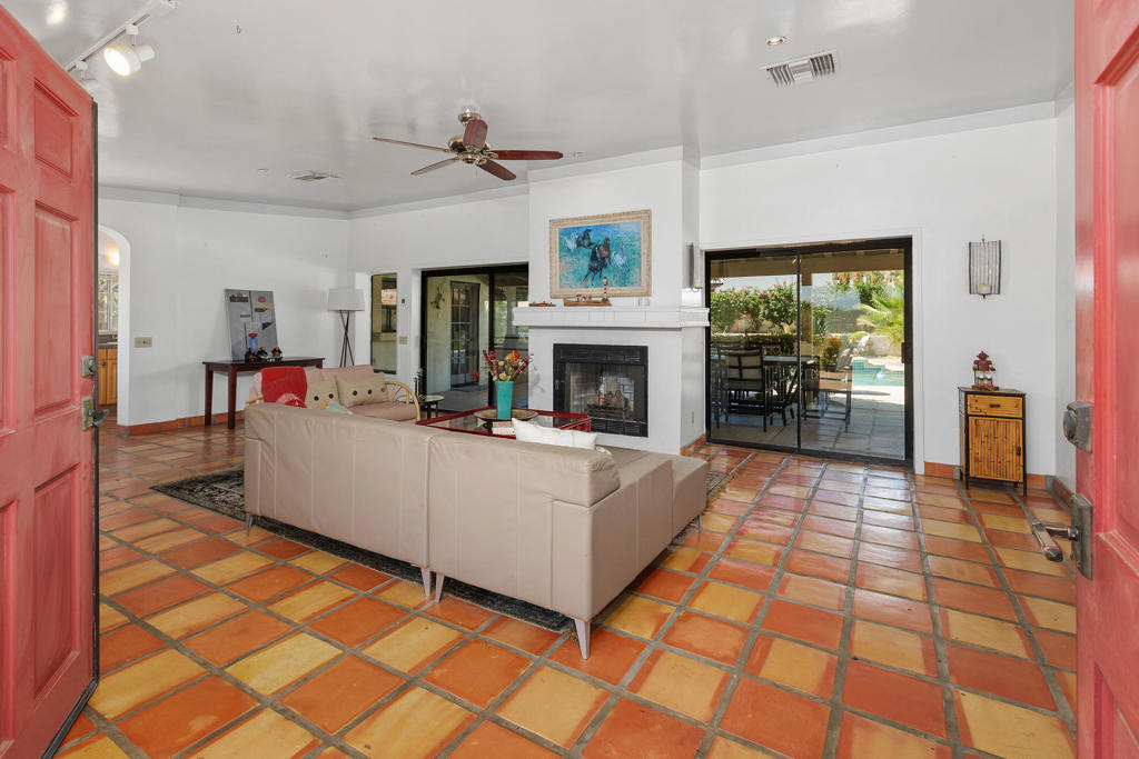 71461 Sahara Road