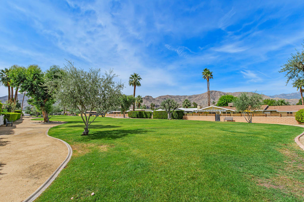 71305 Kempton Avenue