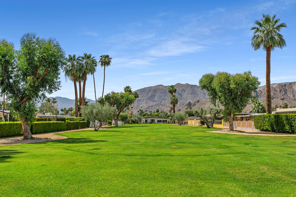 71305 Kempton Avenue