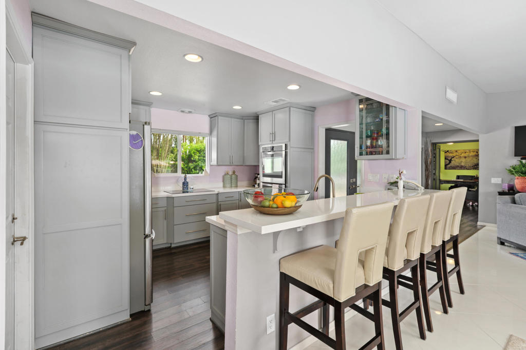 71305 Kempton Avenue