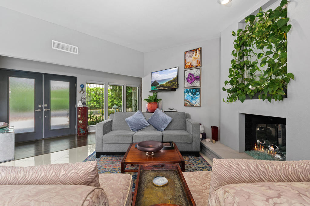 71305 Kempton Avenue