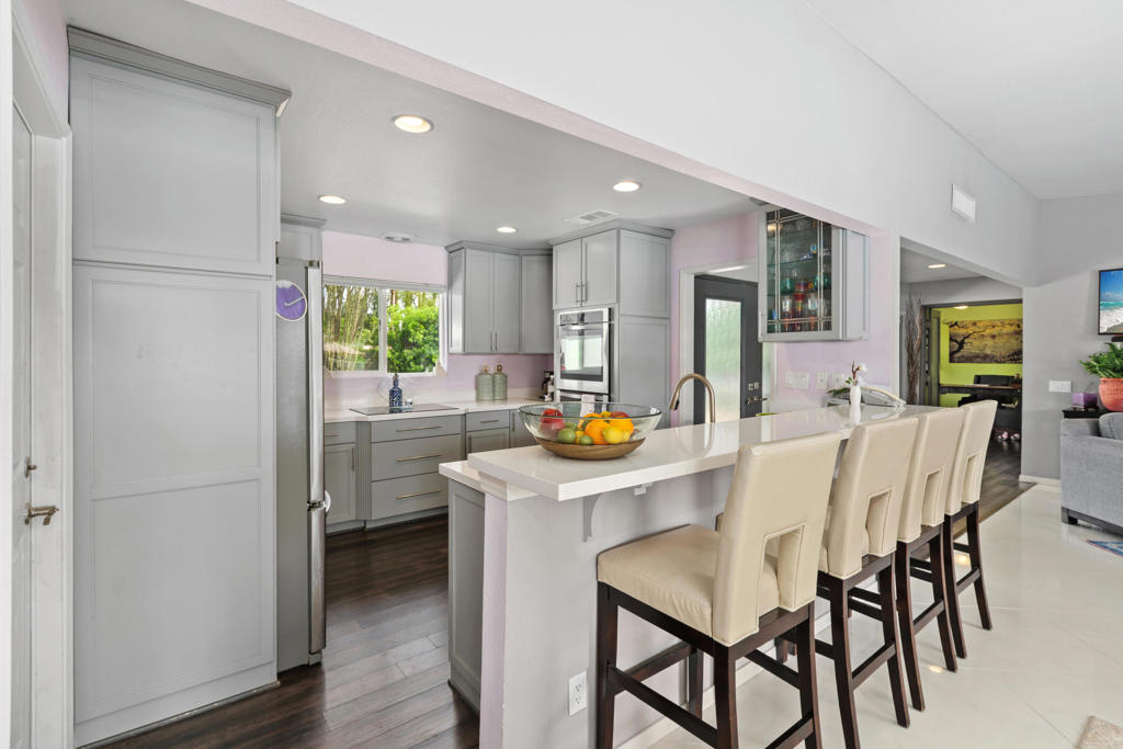 71305 Kempton Avenue