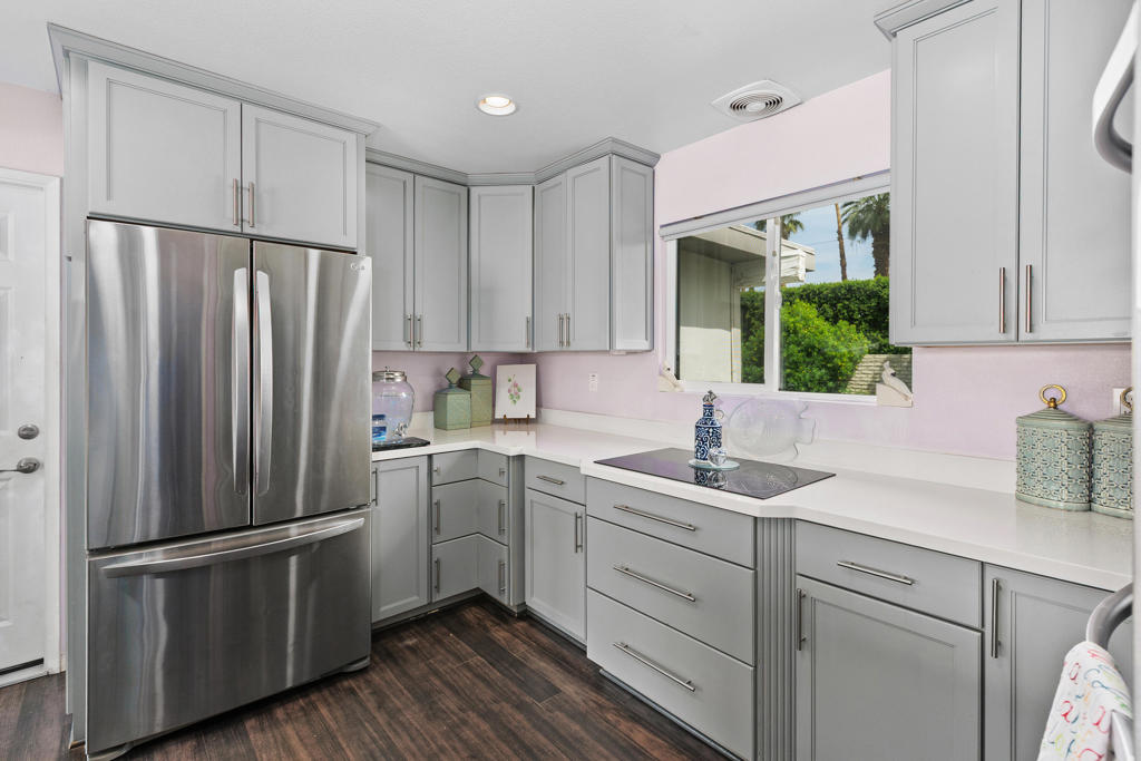 71305 Kempton Avenue