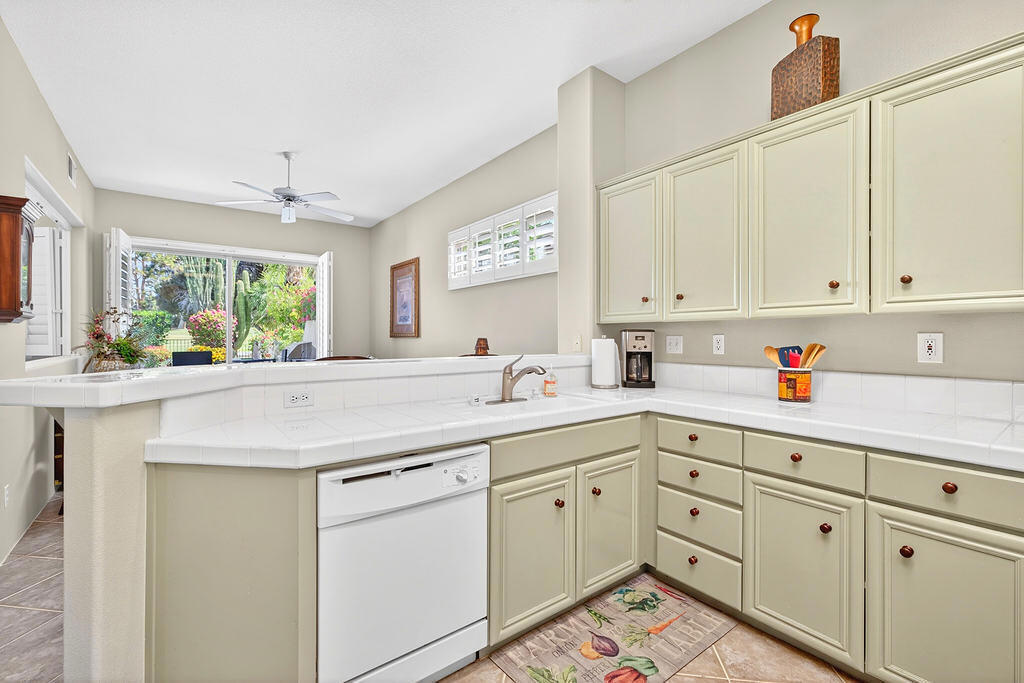 83 N Kavenish Drive