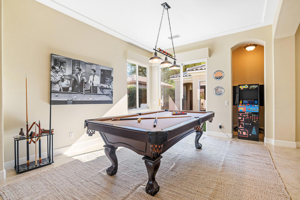 56825 Mountain