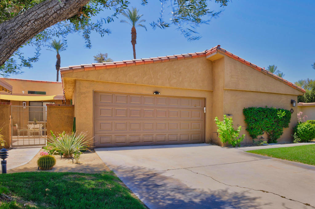 14 La Ronda Drive