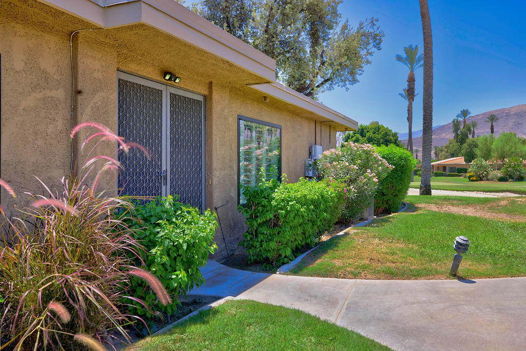 14 La Ronda Drive