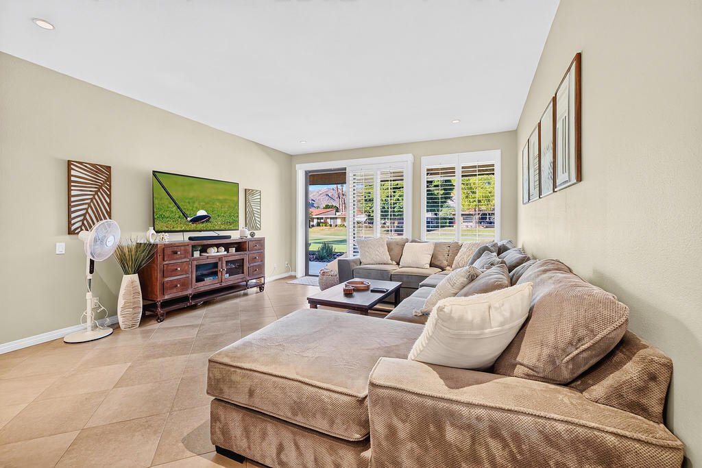79 La Ronda Drive