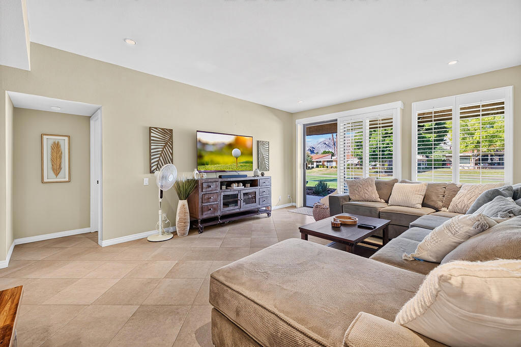 79 La Ronda Drive
