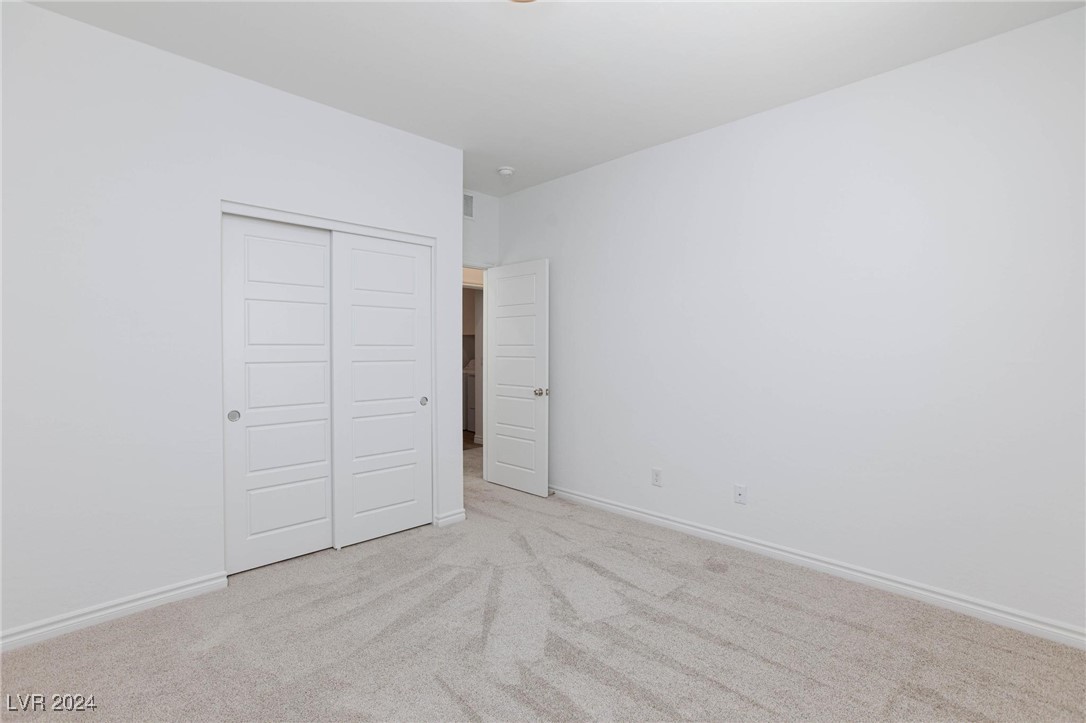 9933 Iron Creek Avenue