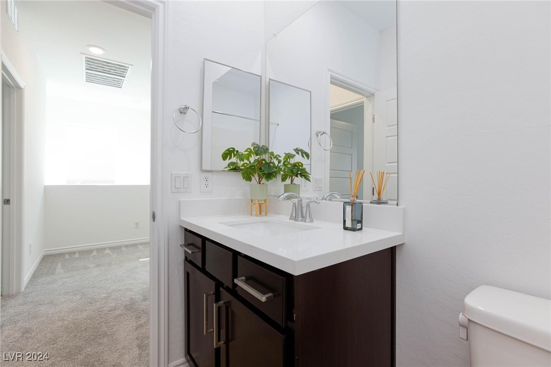 9933 Iron Creek Avenue