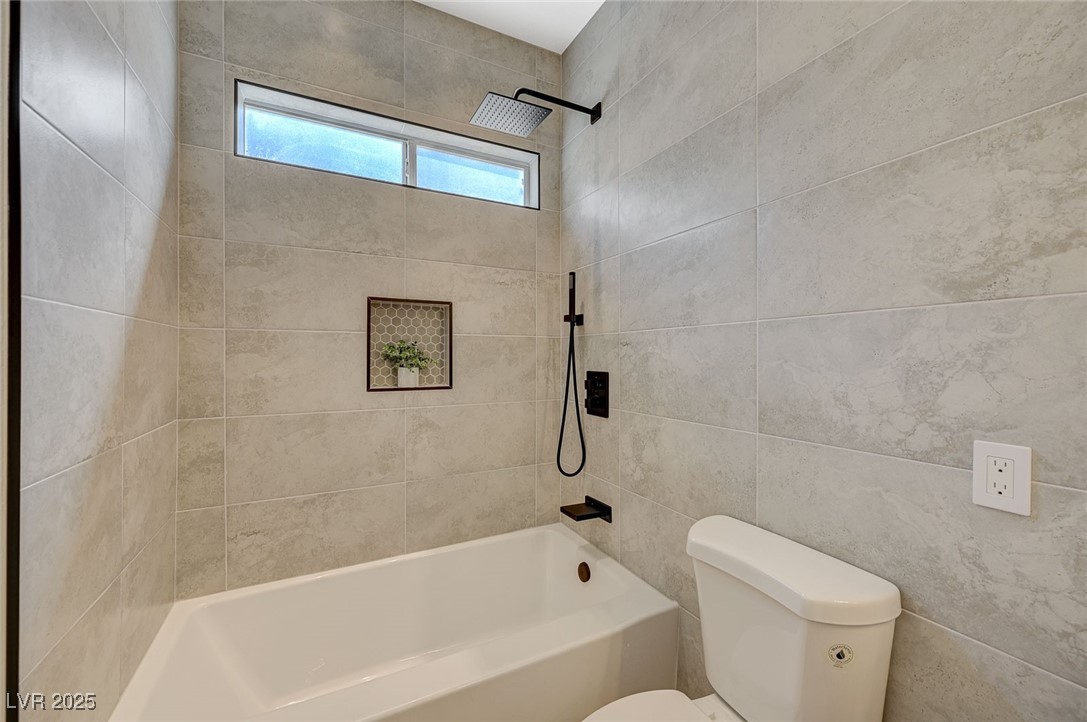 2475 Sedona Cedar Avenue