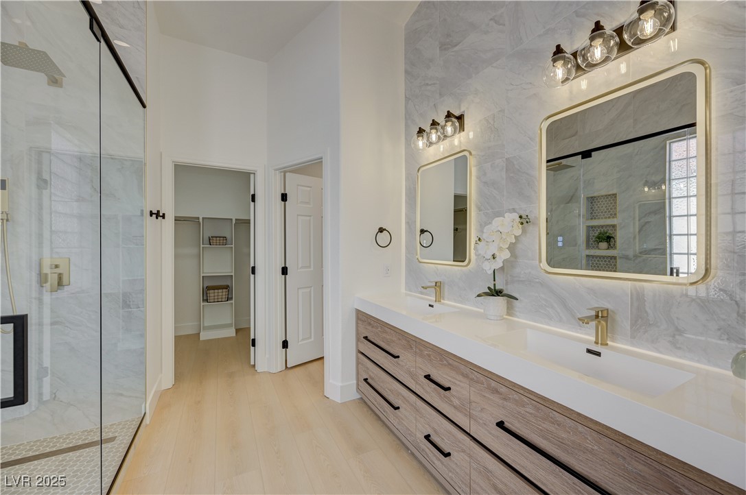 2475 Sedona Cedar Avenue